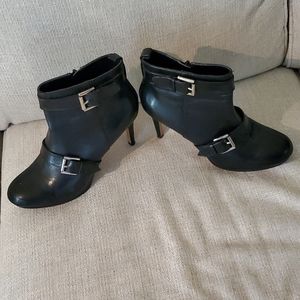 Woman's Nine West Black Booties With Buckles